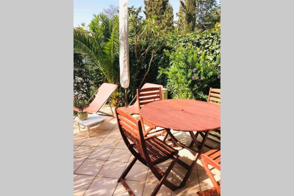 La Petite Pinede Studio Climatise Proche Plage Sanary-sur-Mer Ngoại thất bức ảnh