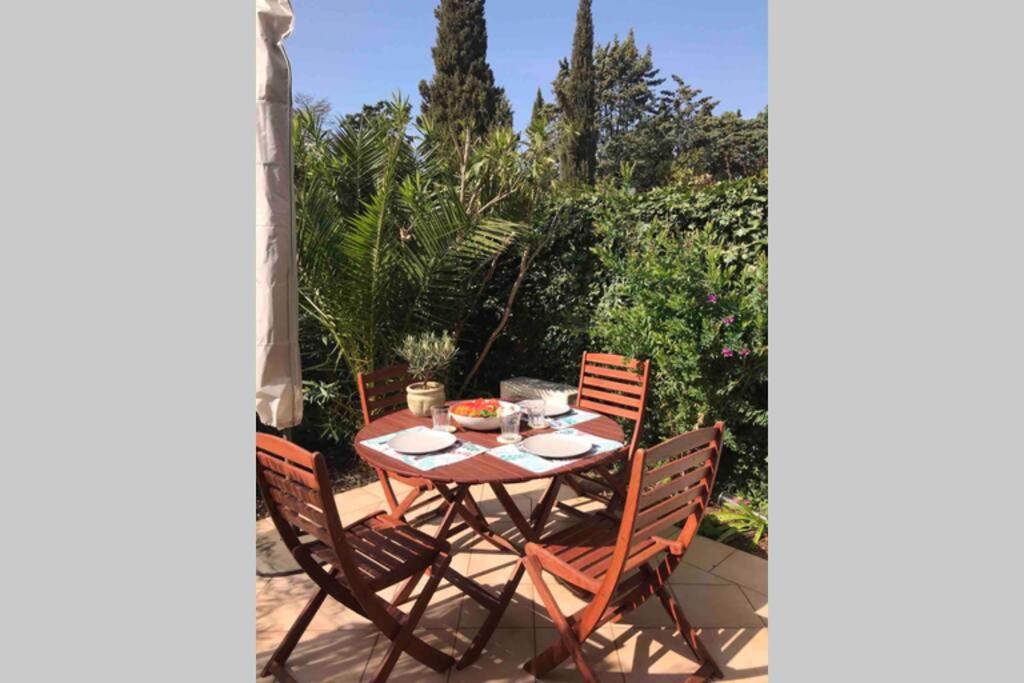La Petite Pinede Studio Climatise Proche Plage Sanary-sur-Mer Ngoại thất bức ảnh